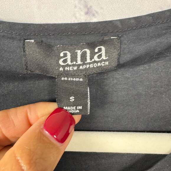 Black Embroidered Bell Sleeve Embroidered Pullover Blouse - Picture 7 of 8